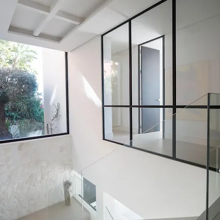 Royale, Moderna Con Piscina Y Vistas Al Mar Villa