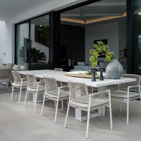 Royale, Moderna Con Piscina Y Vistas Al Mar فيلة