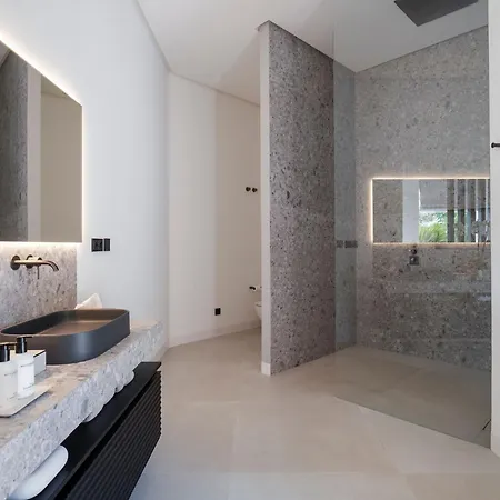 Royale, Moderna Con Piscina Y Vistas Al Mar فيلة *