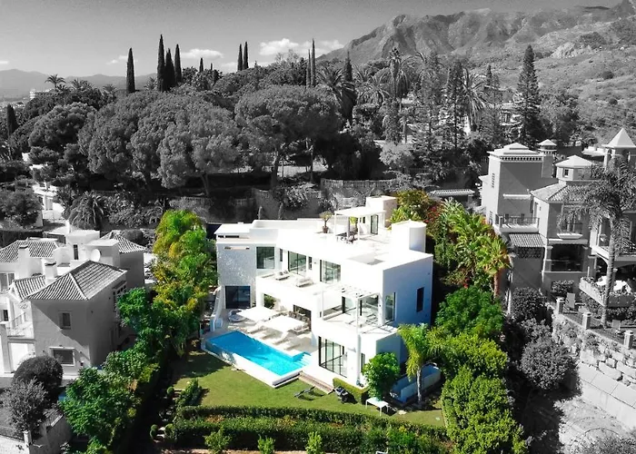 Royale, Moderna Con Piscina Y Vistas Al Mar Villa Marbella