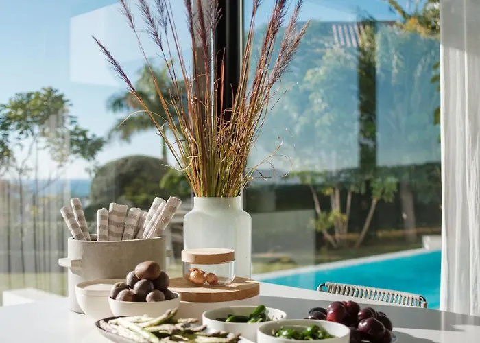 Villa Royale, Moderna Con Piscina Y Vistas Al Mar