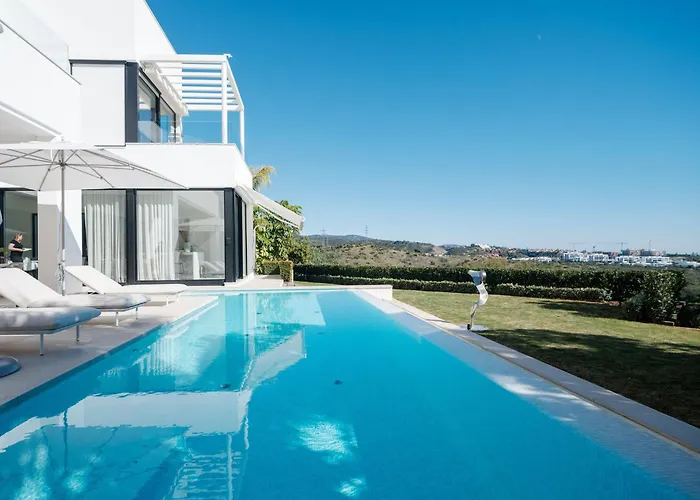 Royale, Moderna Con Piscina Y Vistas Al Mar Villa