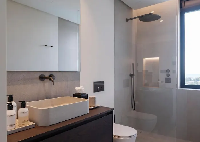 Villa Royale, Moderna Con Piscina Y Vistas Al Mar Marbella