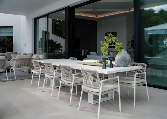 Royale, Moderna Con Piscina Y Vistas Al Mar Villa